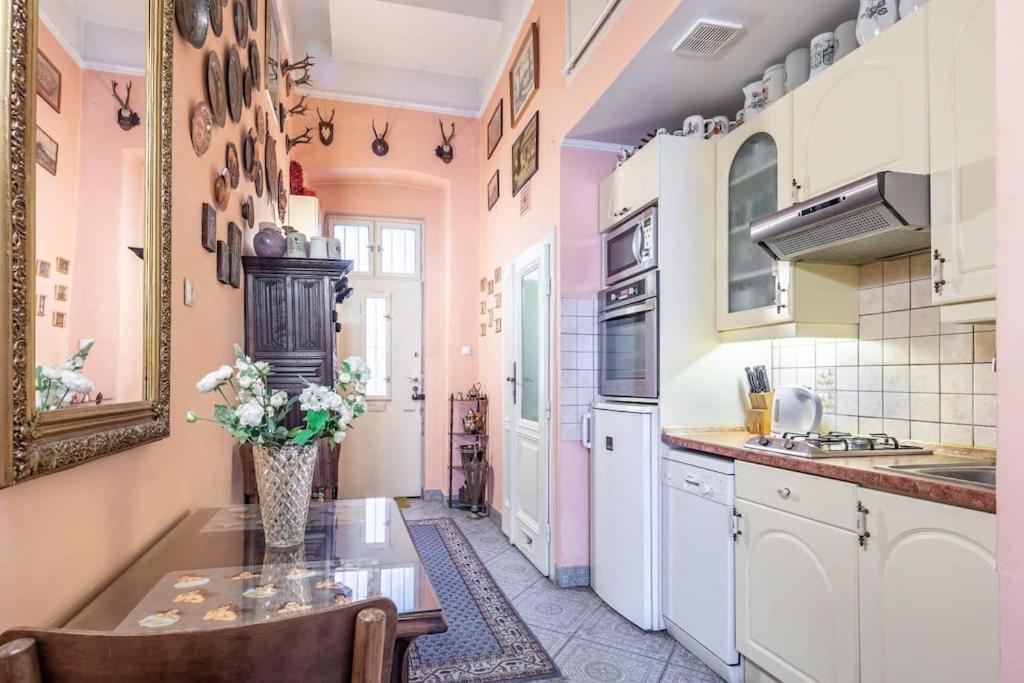 Jozsef-Corvin Central Budapest Exterior foto