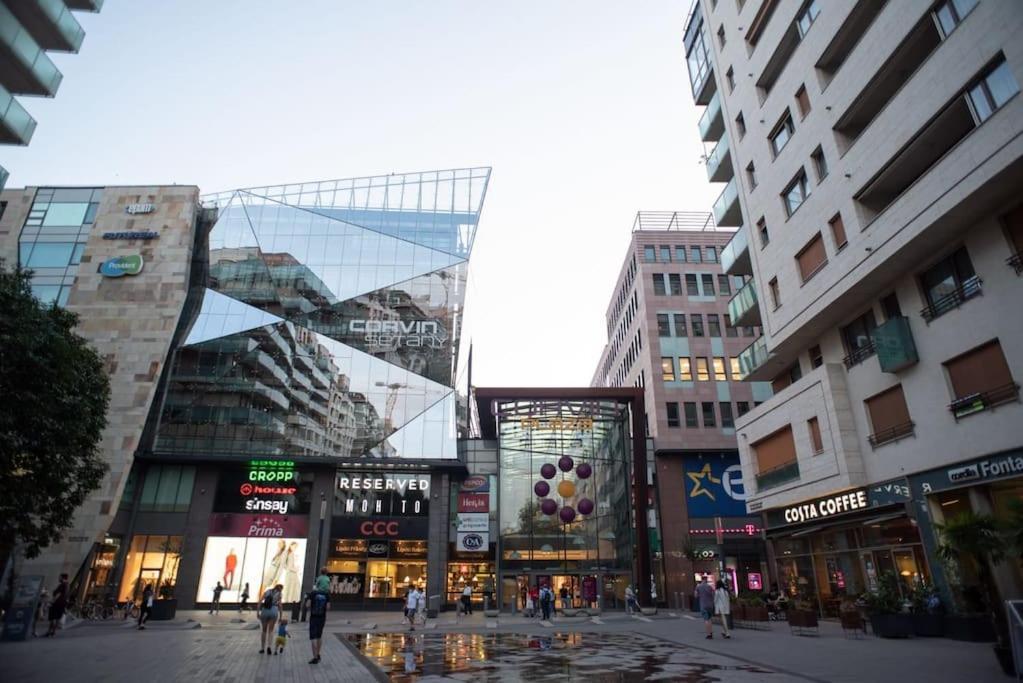 Jozsef-Corvin Central Budapest Exterior foto