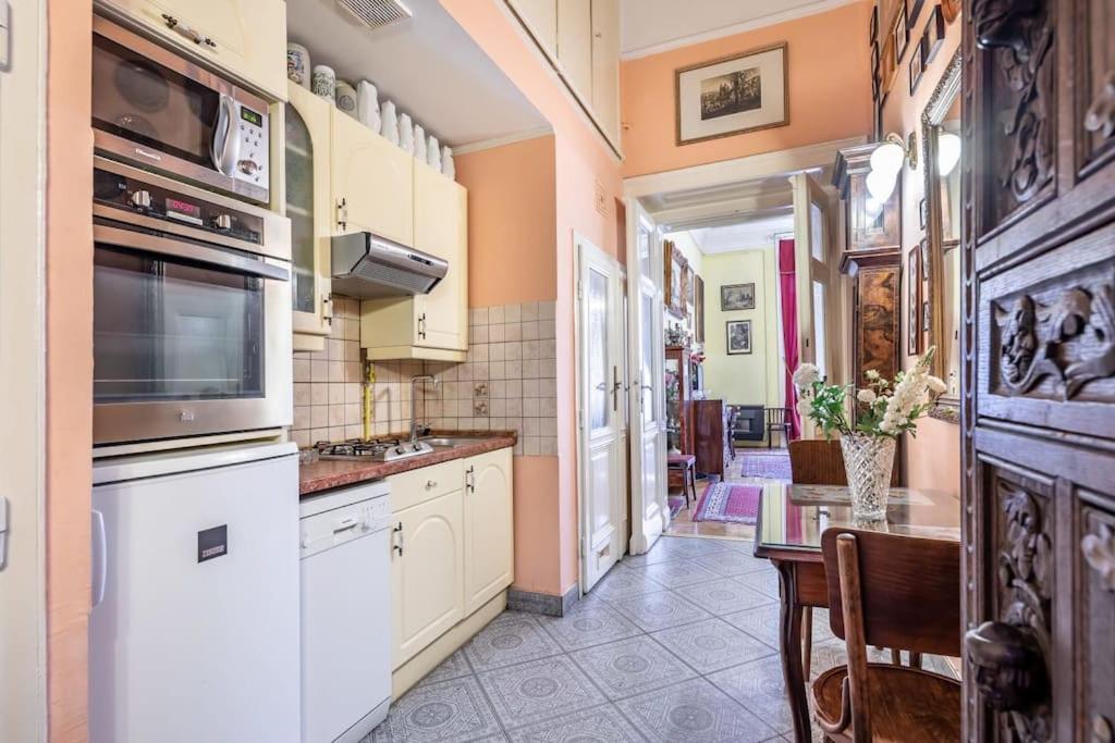 Jozsef-Corvin Central Budapest Exterior foto